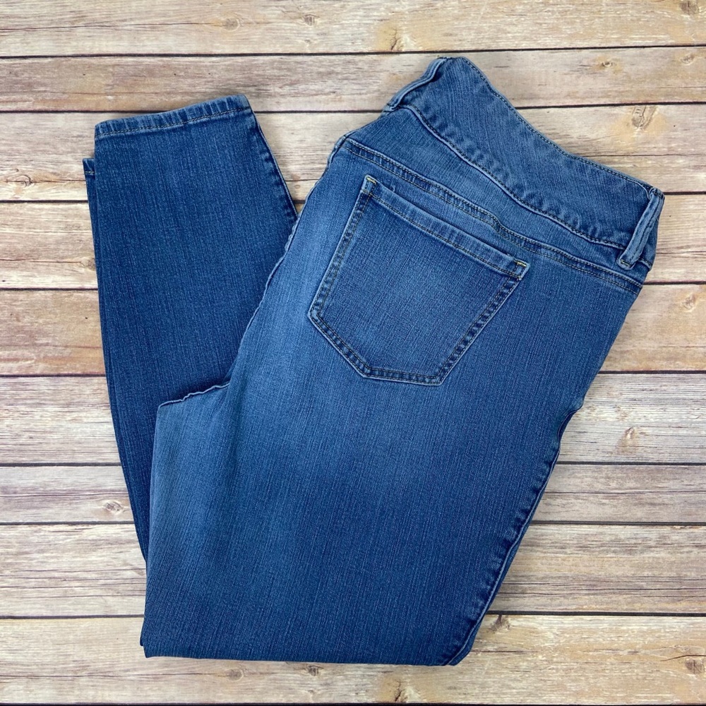 TORRID Denim Jegging 18 short